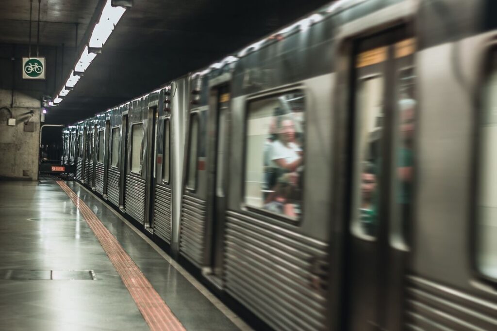 Understanding-the-Risks-of-Working-in-Electrified-Rail-Territory